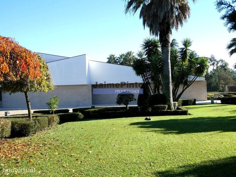 Vivenda Ícone 1.300m2, em terreno vedado 8.000m2. Portugal, Norte, ...