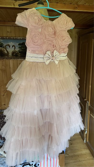 Святкове плаття для дівчинки