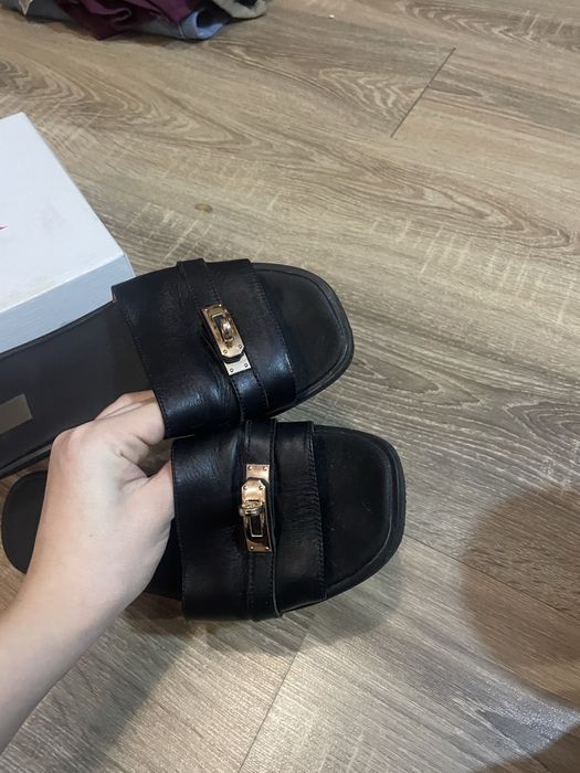 Шльопки з натуральної шкіри