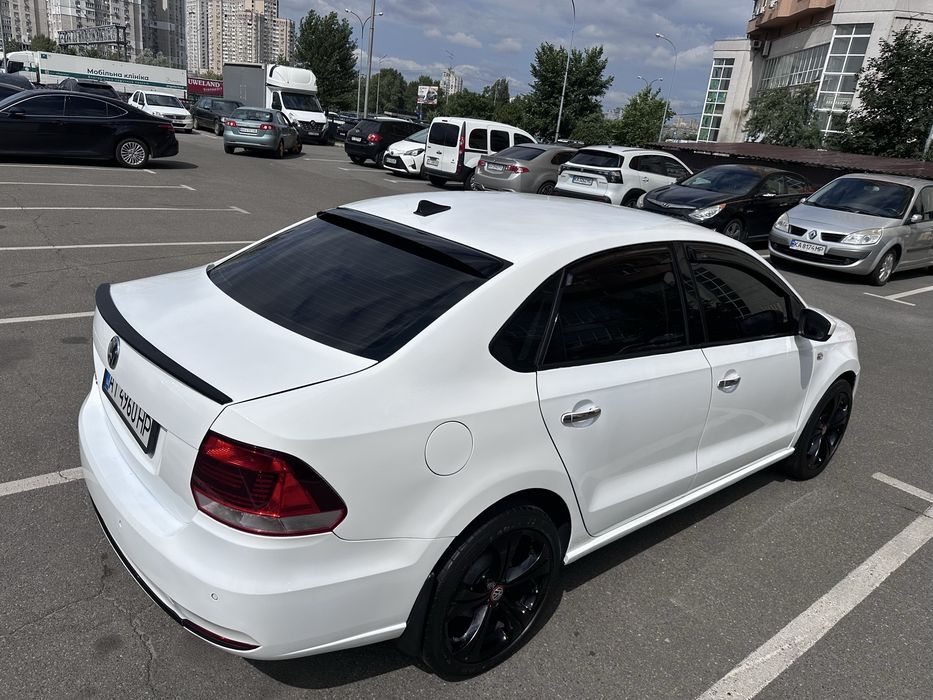 Volkswagen Polo ,1.6 Газ-Бензин 2017