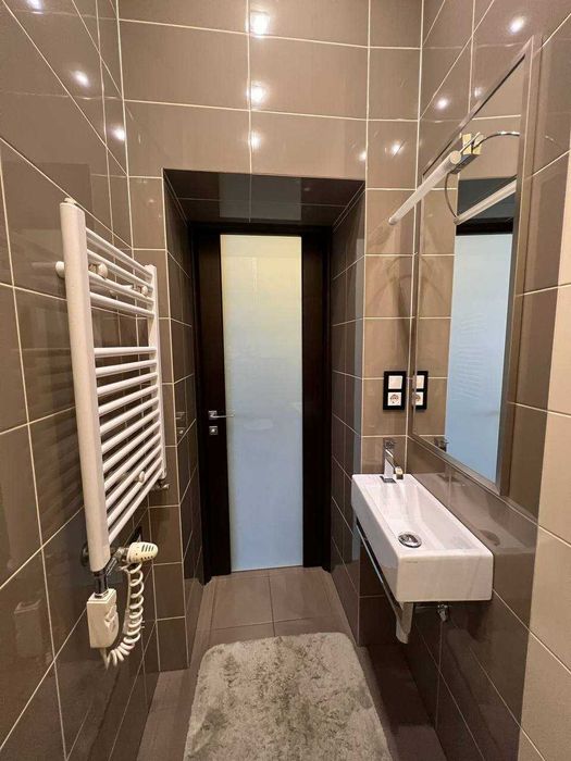 Продаж квартири в центрі з паркінгом