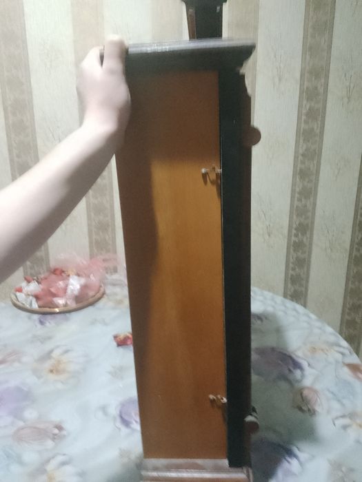 Настінний годинник