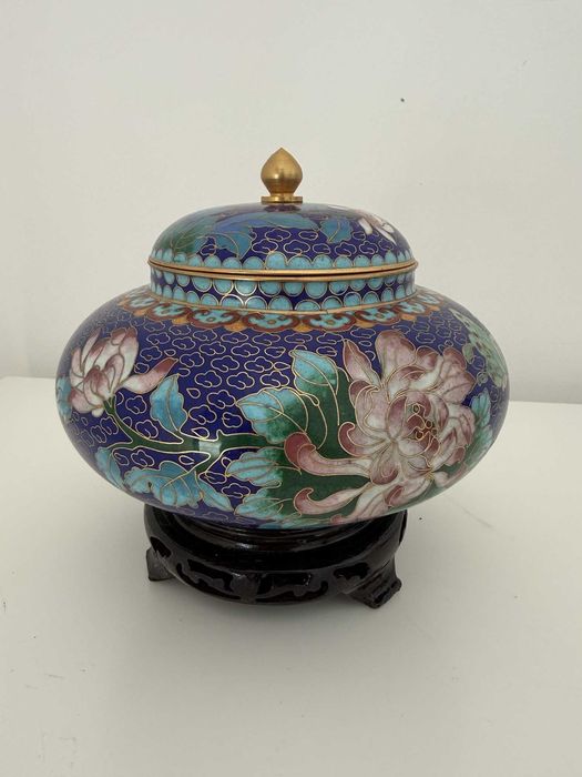 Pote chinês de gengibre com tampa em Cloisonné
