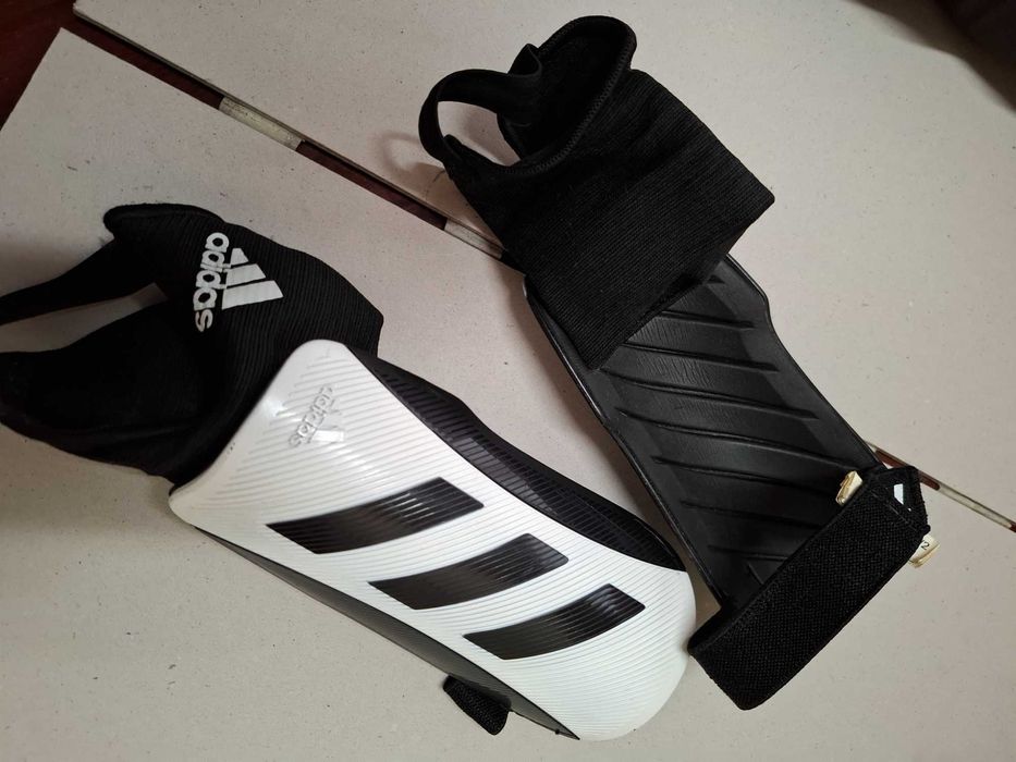 Caneleiras adidas de criança