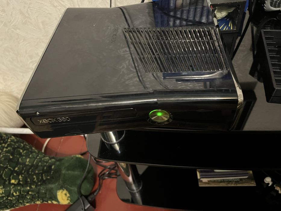 XBOX 360 super slim