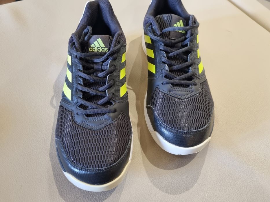 Кроссовки мужские adidas 42.5