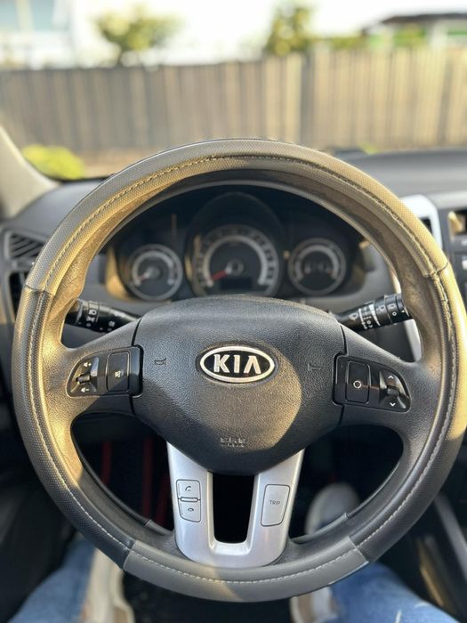 Kia Ceed 2009 червона