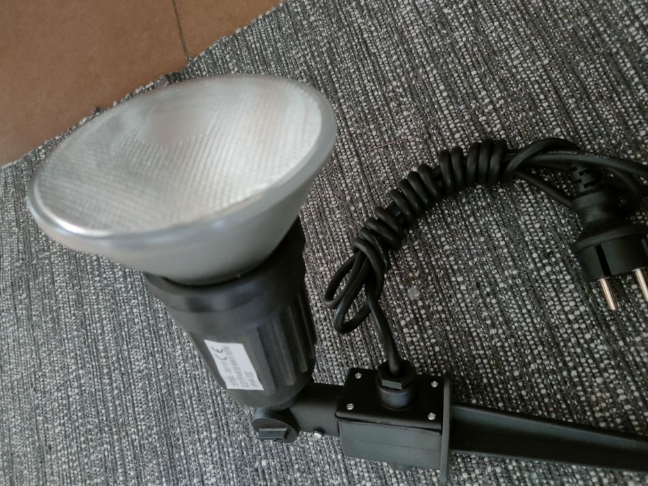 Holofote jardim com lâmpada led 80w