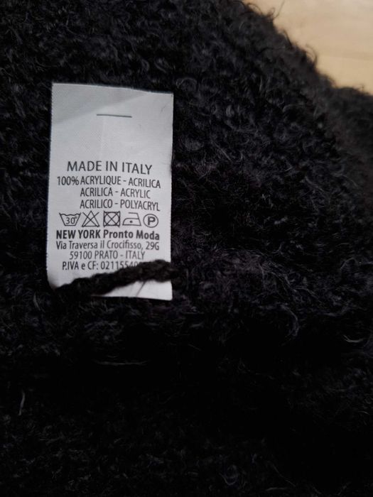Czarny sweter damski New York - rozmiar M/L