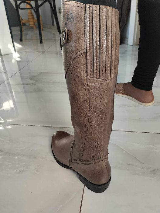 Sprzedam kozaki damskie