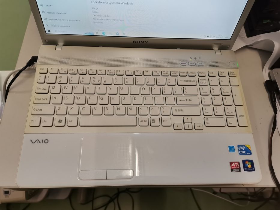 Sony vaio i3 WIN 10 64bit SSD 250GB