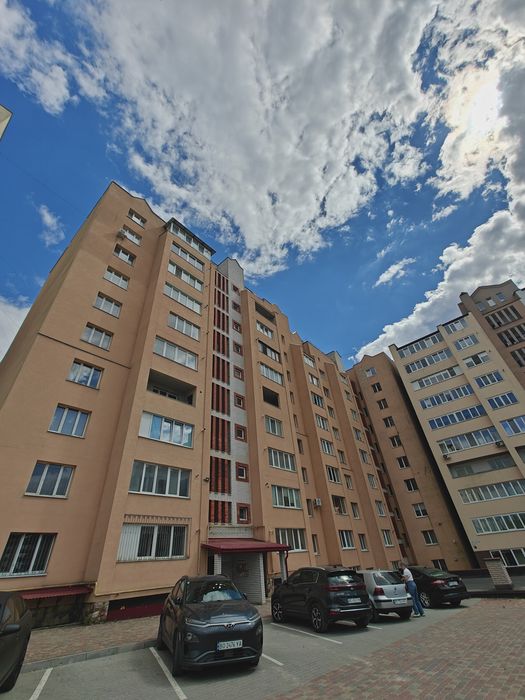 Продаж 3 кім. Сира. Цегляний будинок.  4 поверх