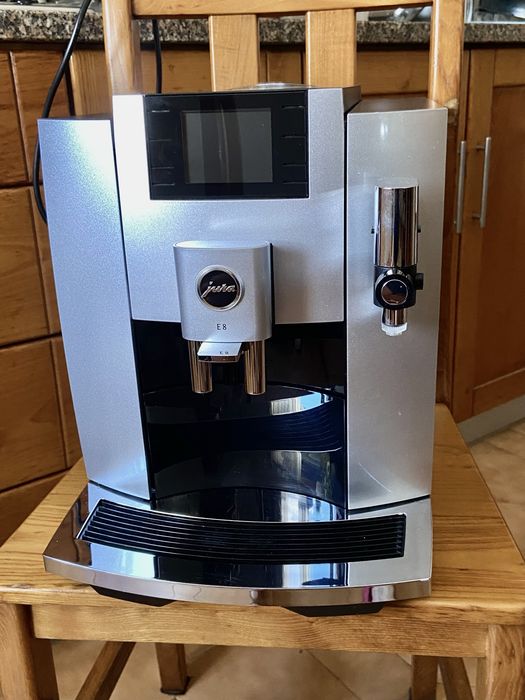 Jura E8 EB 2022 Moonlight Silver — máquina café automática