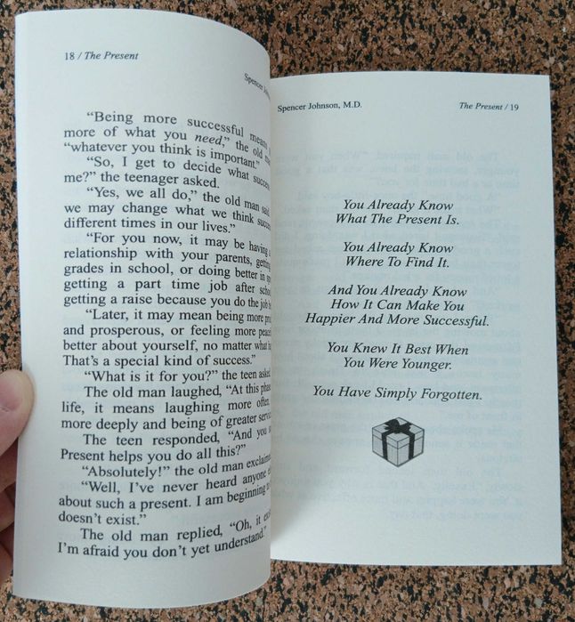 Livro - The Present: The Secret to Enjoying Your Work And Life, Now!