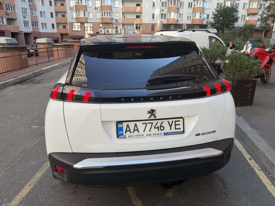 Peugeot e-2008 2021г