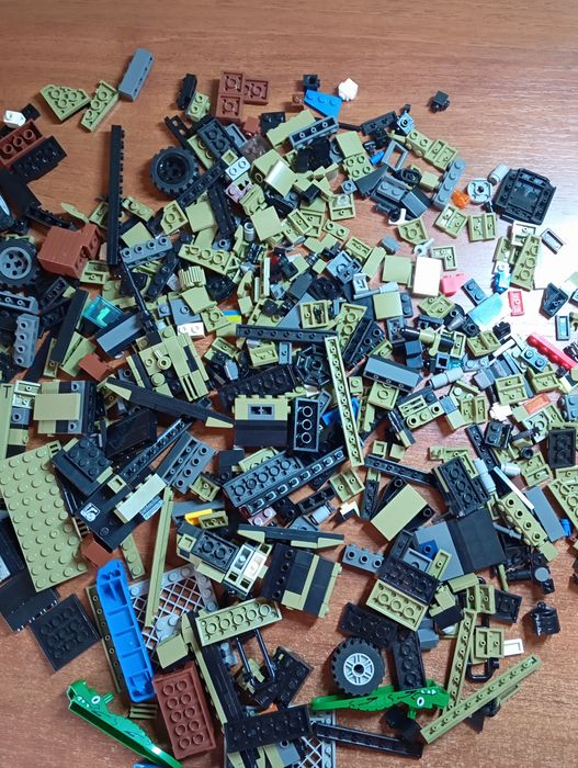 Лего деталі(скидуйте які саме вам потрібні,найдем)