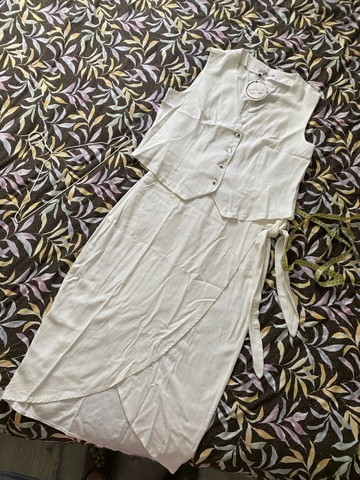 Лляний жіночий костюм