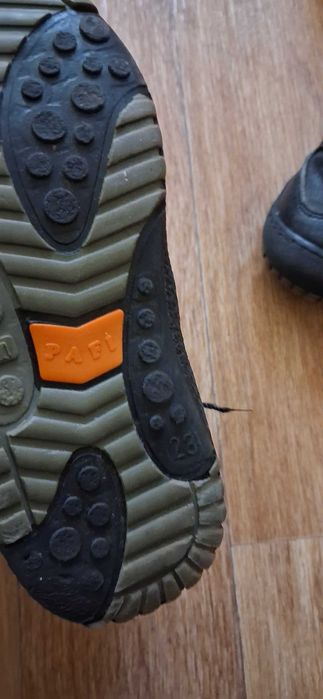 Взуття дитяче, чобітки, кросівки