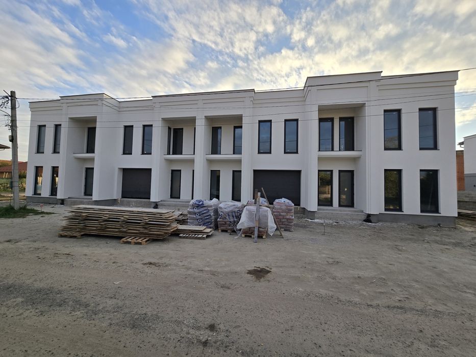 ПРОДАЮТЬСЯ ТАНХАУСИ у стилі сучасна класика м. Ужгород, Компотний р-н