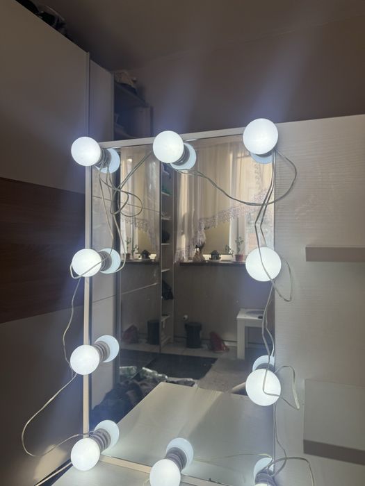 toaletka biala w stanie dobrym