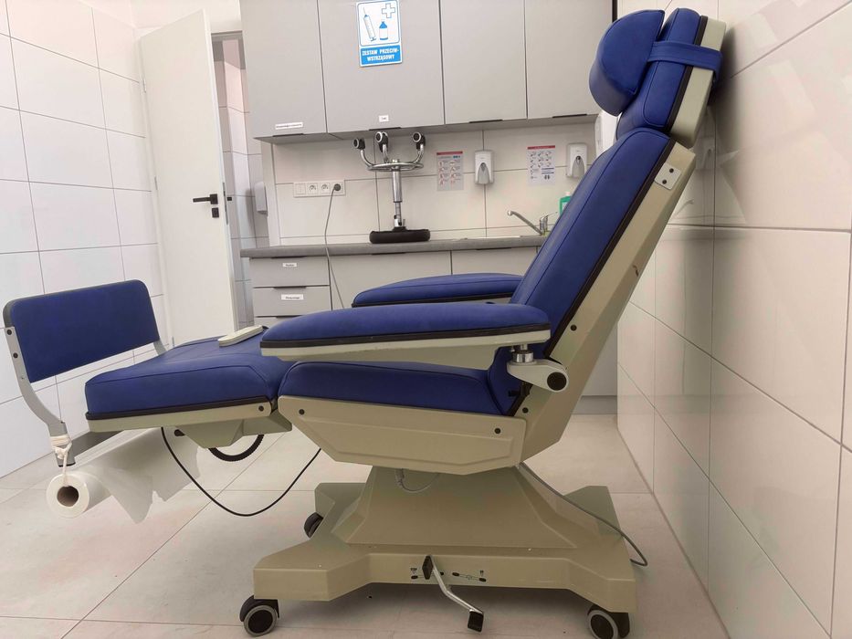 Fotel medyczny elektryczny Gambro Hospal – zabiegowy / kosmetyczny