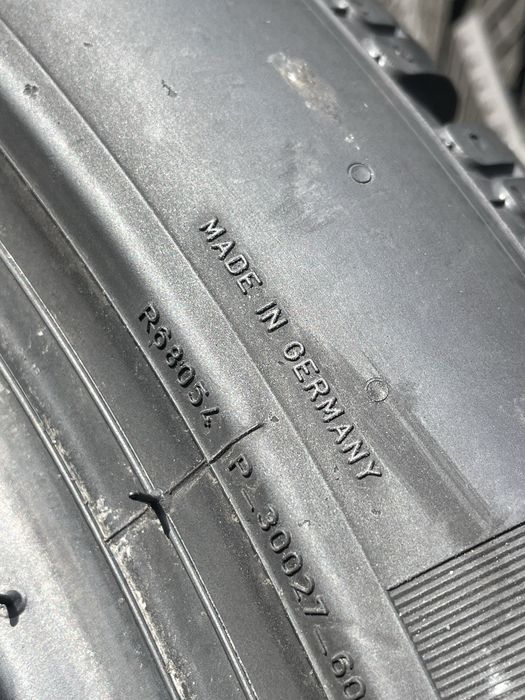275/35/20+ 245/40 R20 Pirelli PZero Winter (Германія) 4шт. / Нові / 2026 рік.