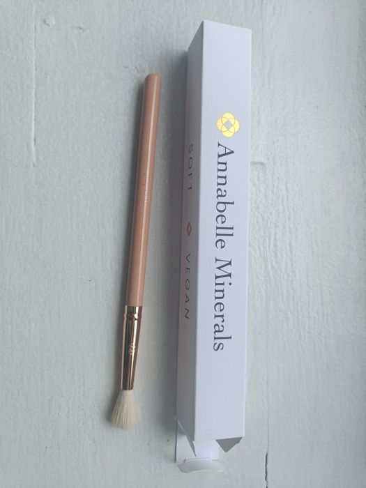 Annabelle Minerals pędzel do łączenia cieni do blendowania puchowy