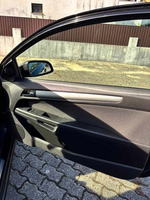 Opel Astra GTC 1.7 125 CV — photo 3
