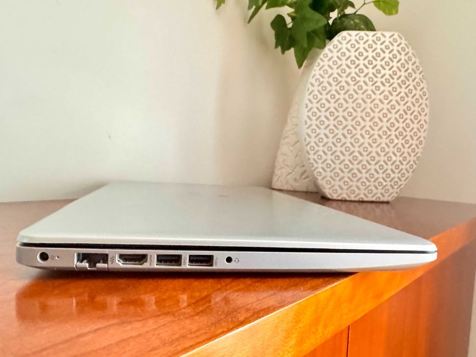 HP 15-da0052np 15.6"/i5-8250 Quad Core/16Gb Ram/Ssd 256Gb/GeForce 2Gb