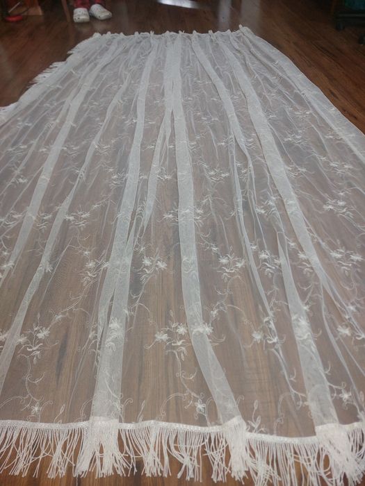 Тюль.            .