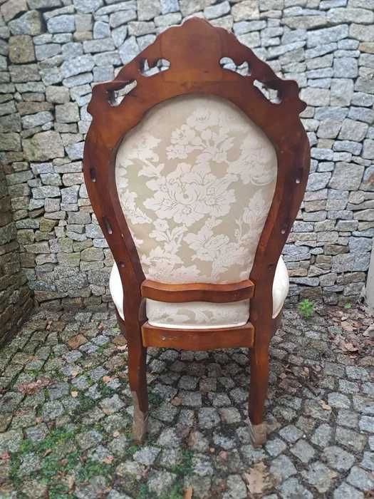 3 szt. eleganckich krzeseł w stylu ludwikowskim, rzeźbione