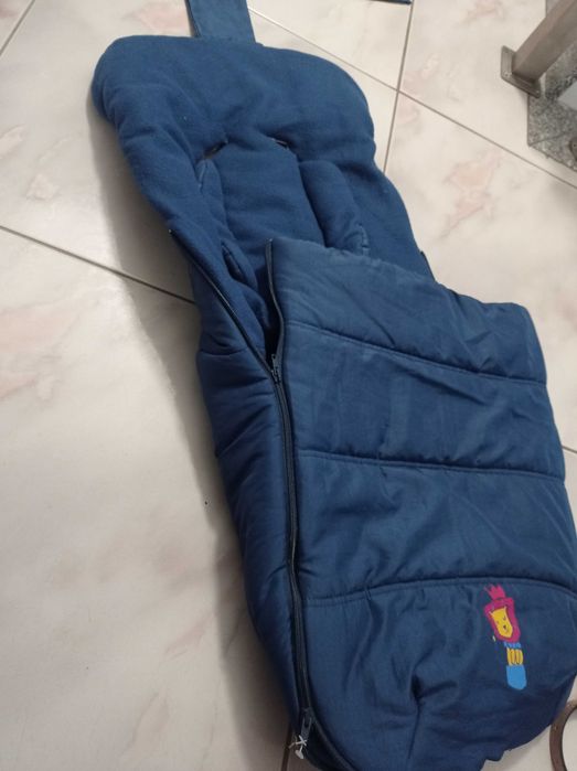 Cobre pés para carrinho de bebé