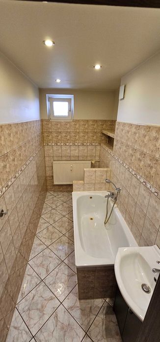 Sprzedam mieszkanie 3 pokojowe z garażem w centrum Nekli