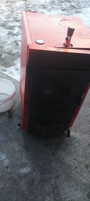 Котел твердопаливний