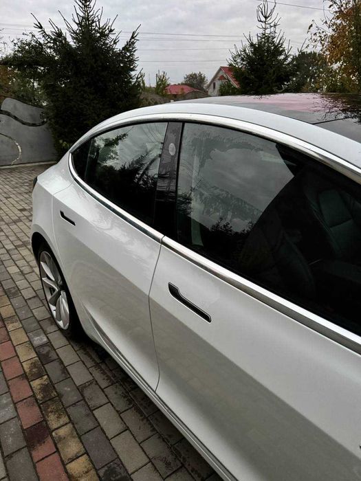 Продам Tesla Model 3 2018 Long Range 75kw