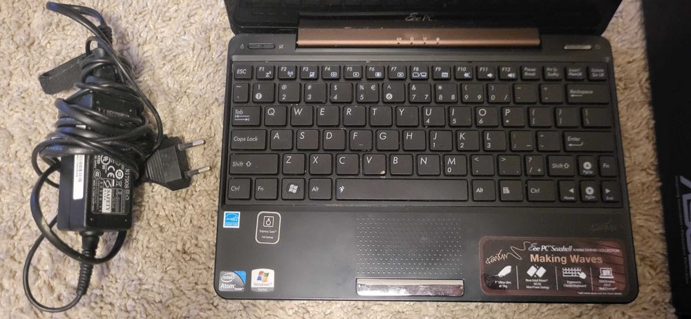 Asus Eee PC 1008P Seashell Karim Rashid Collection mały i lekki