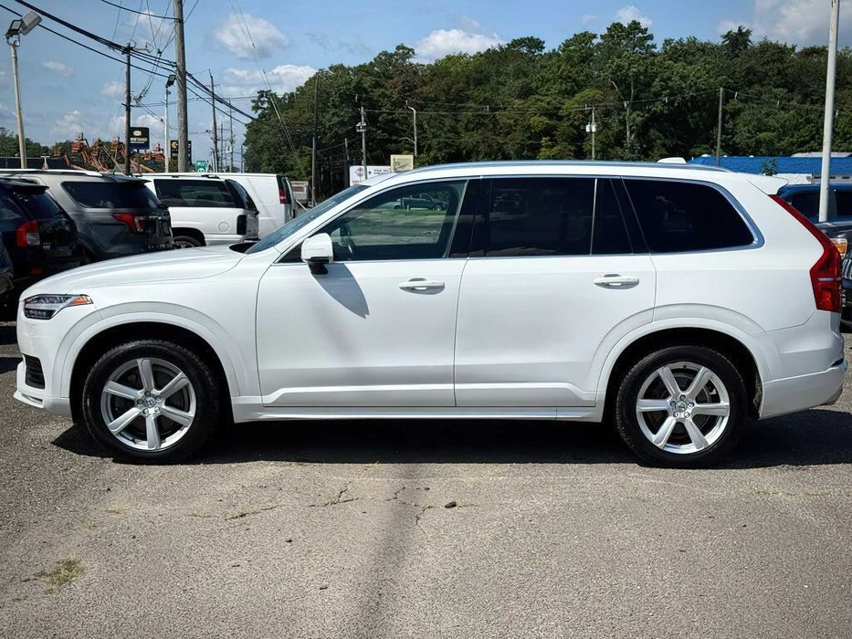 Volvo XC90      2020