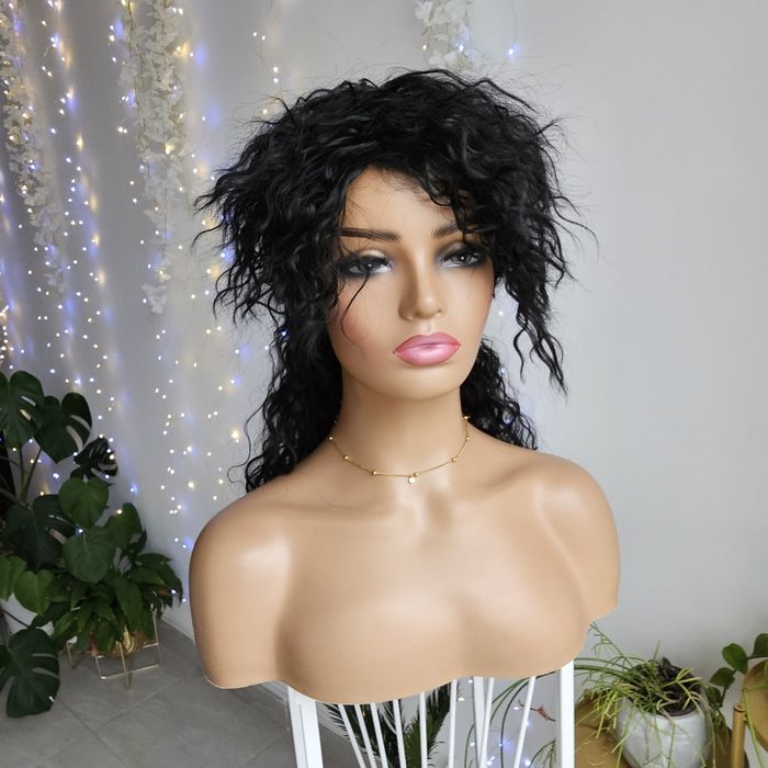 Lekka peruka Frida fale afroloki czarna włosy naturlany efekt