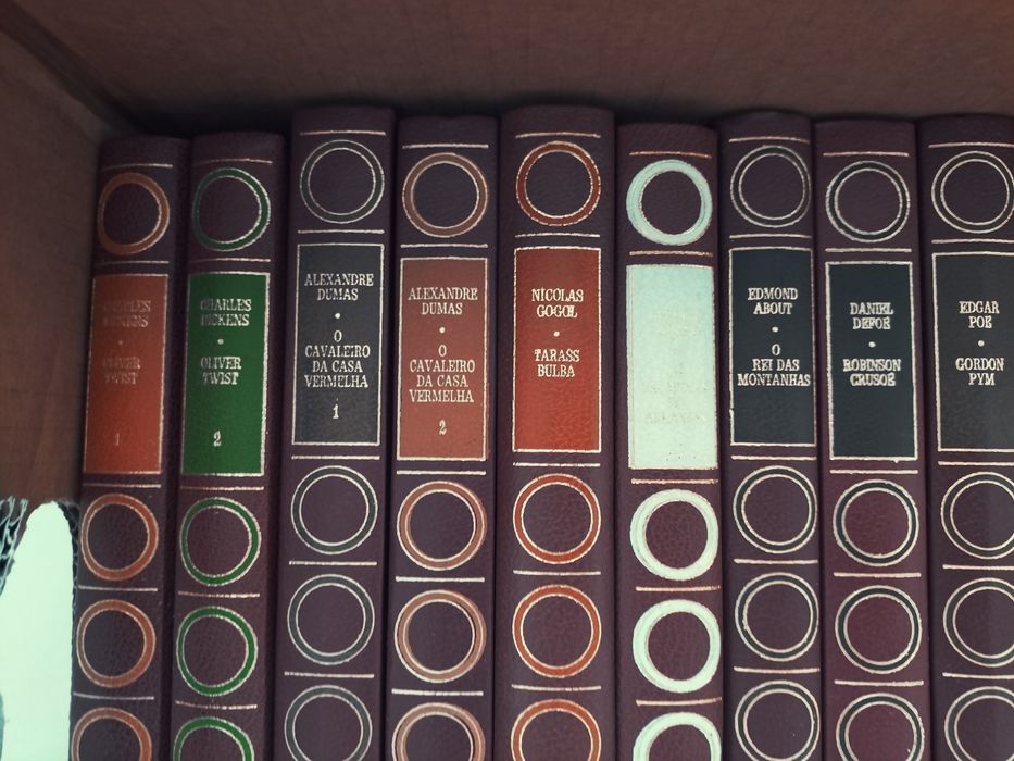 Coleção de 25 livros de contos e novelas