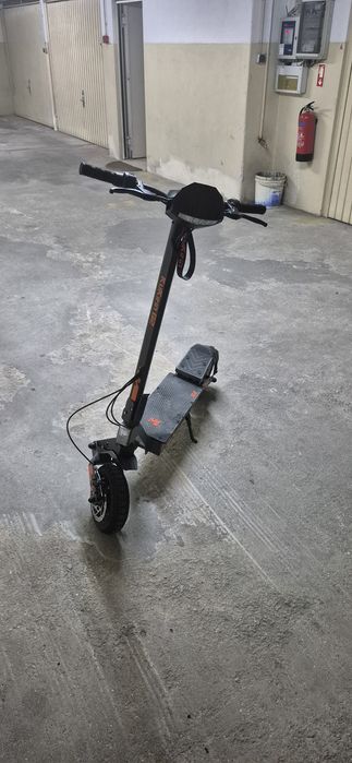 KuKirin G2 800W 48V 15ah 45km/h (55km de autonomia) Travões de disco (dianteiro e traseiros)