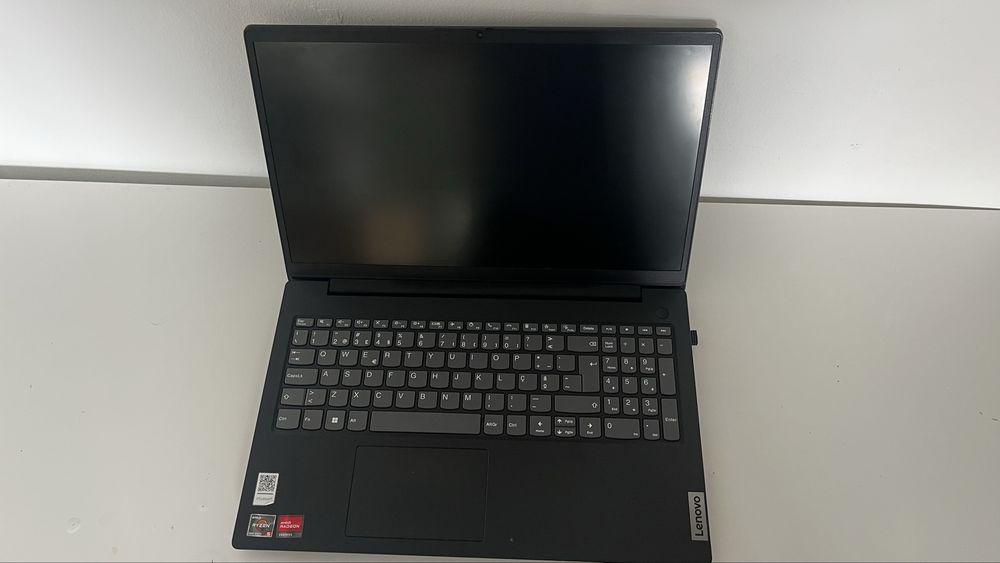 Lenovo V15 G2 ALC 15.6” Ryzen 5 5500U | 8GB RAM | Garantia