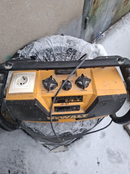 Радио зарядка Dewalt