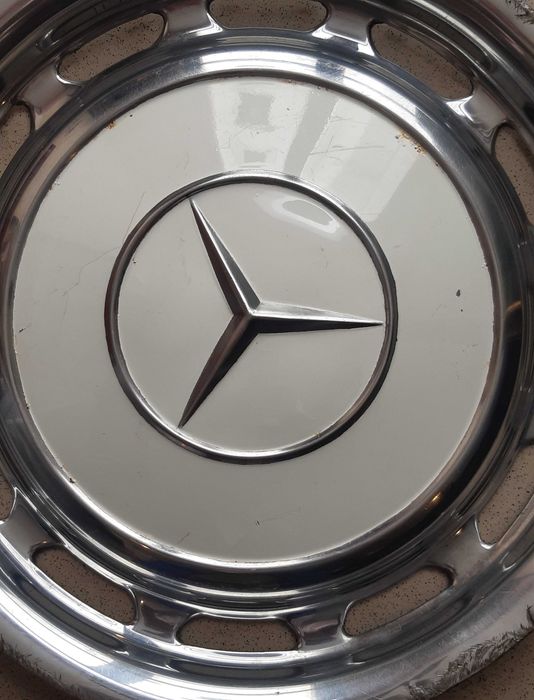 Antigo Tampão de Roda "Mercedes"