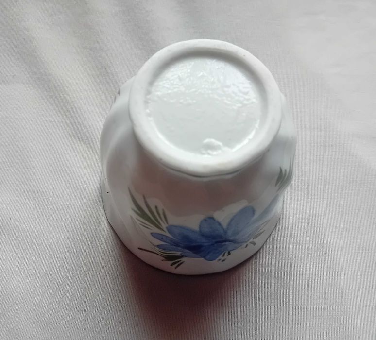 Ceramiczna osłonka doniczki z kolumną, ręcznie malowana. I poł. XX w.