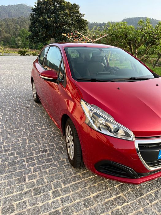 Peugeot 208 1.2 PureTech -78.000 km - Económico e Fiável