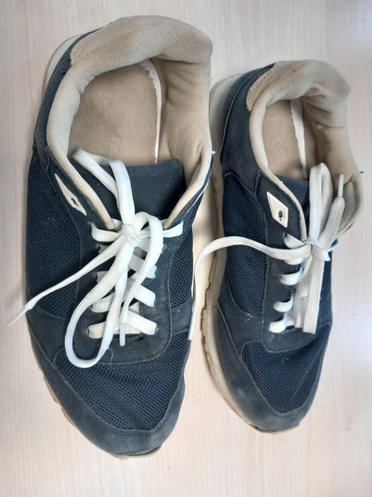 Sprzedam męskie buty sportowe rozmiar 42.