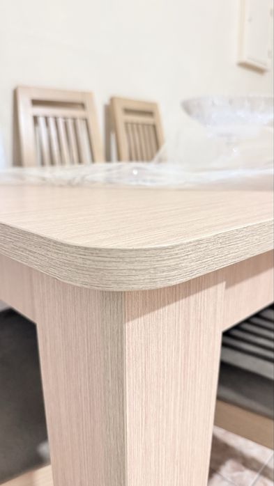 Mesa de jantar em MDF com 6 cadeiras