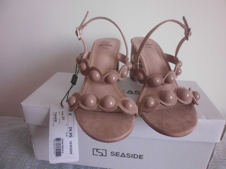 sandálias novas com etiqueta da marca seaside 10€