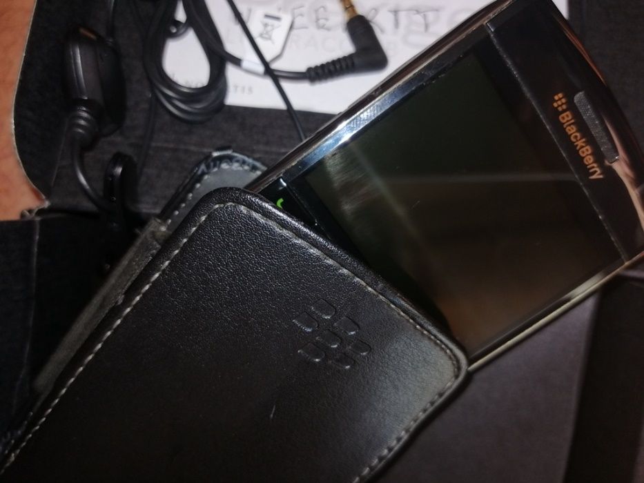 BlackBerry bold 9700  e Sony Ericson z600