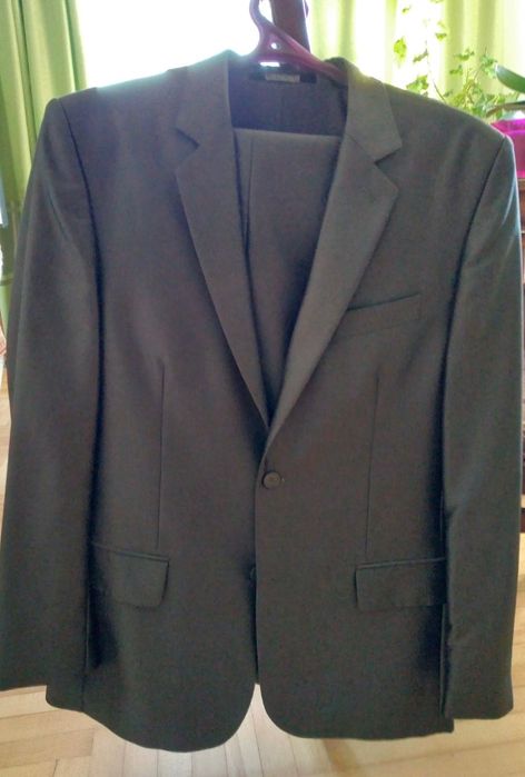 Чоловічий костюм